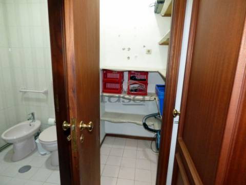 T3 Pedrouços Mobilado cozinha equipada garagem para 2 carros e arrumo