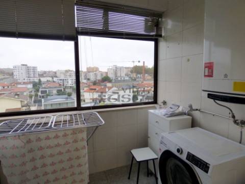 T3 Pedrouços Mobilado cozinha equipada garagem para 2 carros e arrumo