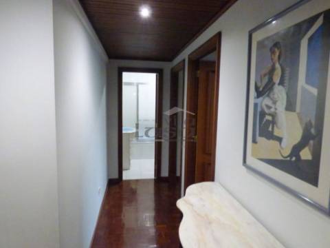 T3 Pedrouços Mobilado cozinha equipada garagem para 2 carros e arrumo