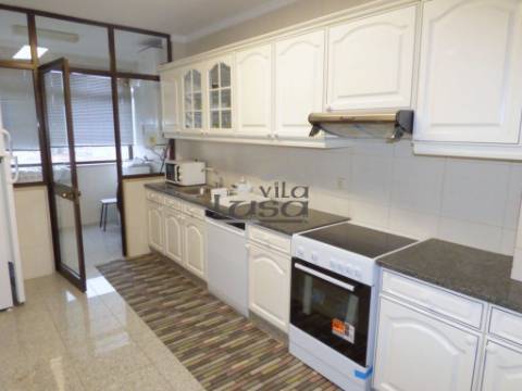 T3 Pedrouços cozinha equipada garagem para 2 carros e arrumo