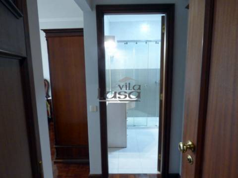 T3 Pedrouços cozinha equipada garagem para 2 carros e arrumo