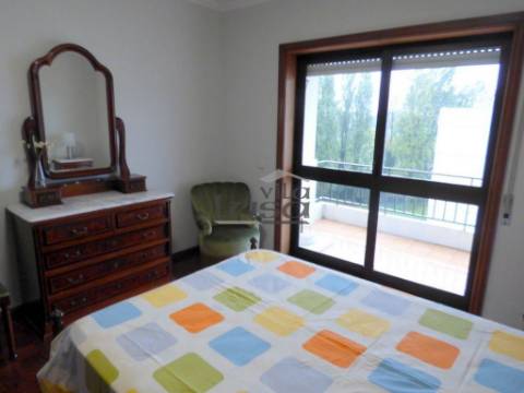 T3 Pedrouços cozinha equipada garagem para 2 carros e arrumo