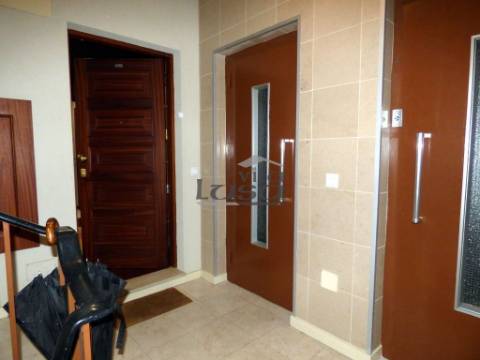 T3 Pedrouços cozinha equipada garagem para 2 carros e arrumo