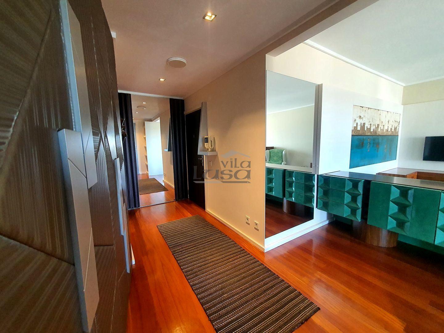 T3 Aviz  Como Novo, Varanda a Poente e dois lugares de garagem