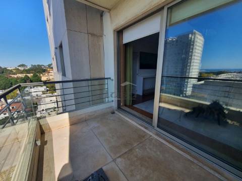 T3 Aviz  Como Novo, Varanda a Poente e dois lugares de garagem