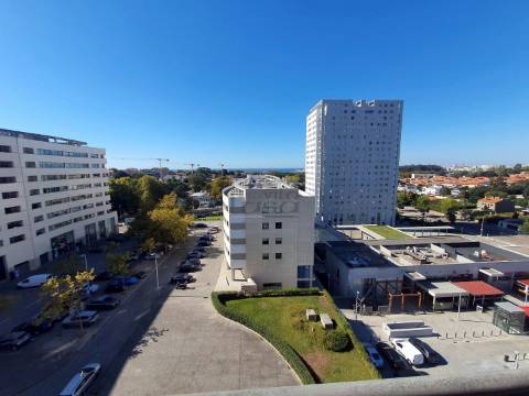 T3 Aviz  Como Novo, Varanda a Poente e dois lugares de garagem