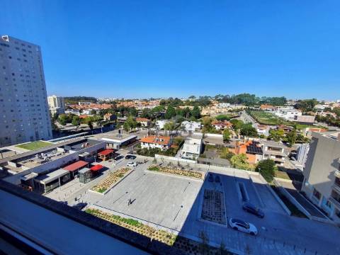 T3 Aviz  Como Novo, Varanda a Poente e dois lugares de garagem