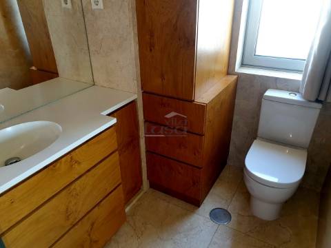 T3 Aviz  Como Novo, Varanda a Poente e dois lugares de garagem