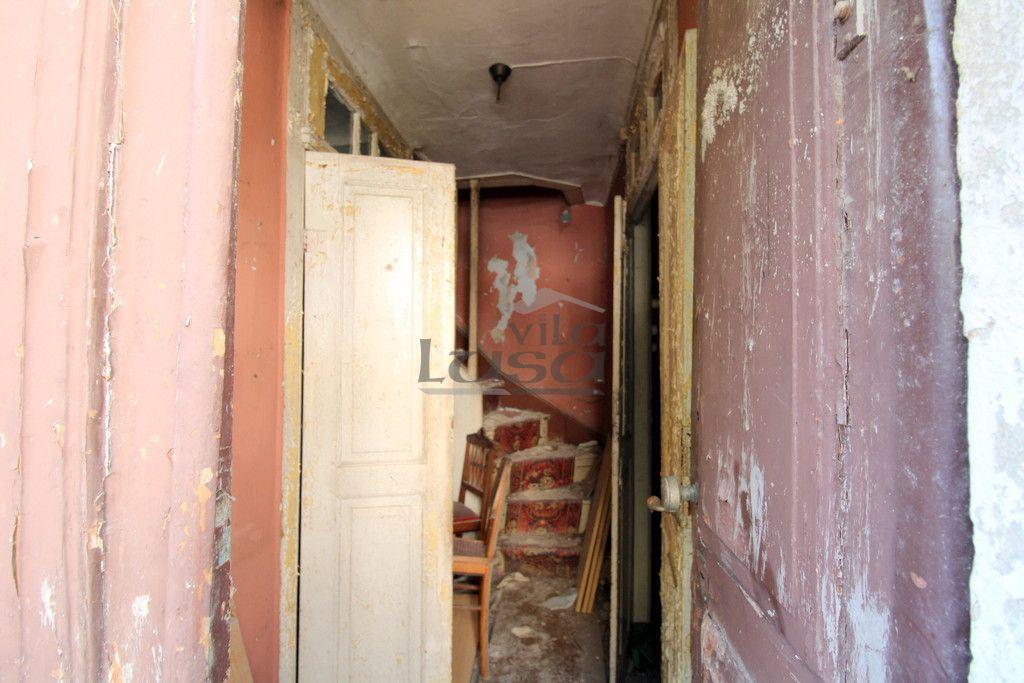 Moradia com terreno no centro gaia para recuperar