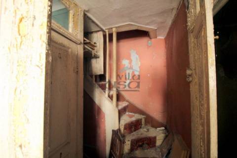 Moradia com terreno no centro gaia para recuperar