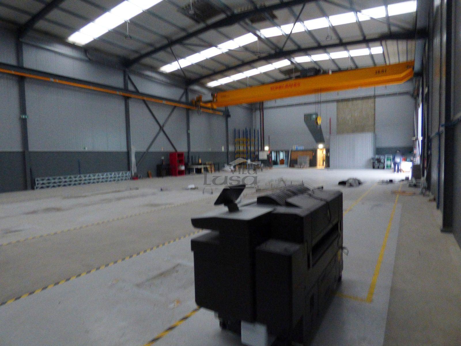 Armazém para Arrendamento  Olival, Vila Nova de Gaia; Acessos à EN222 e A32