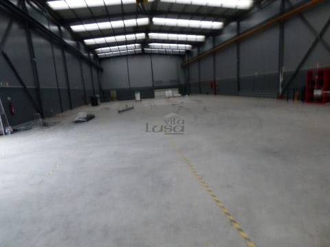 Armazém para Arrendamento  Olival, Vila Nova de Gaia; Acessos à EN222 e A32