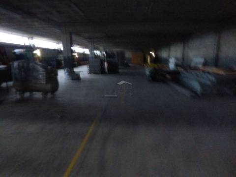 Armazém para Arrendamento  Olival, Vila Nova de Gaia; Acessos à EN222 e A32