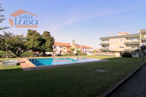 T1+1 Vilar de Paraíso em condomínio Fechado com jardim e Piscina exterior