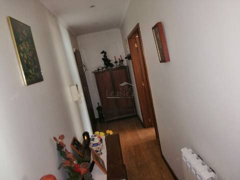 T2 em Rio Tinto (junto à confeitaria 15 de setembro)