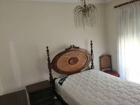 T2 em Rio Tinto (junto à confeitaria 15 de setembro)