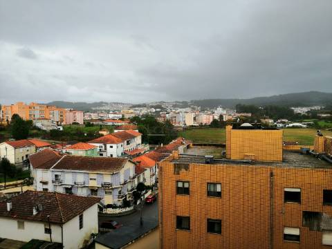 T2 (à Cidade Jovem) em Rio Tinto