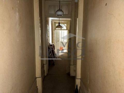 Predio para reabilitar na rua D.João IV no Porto