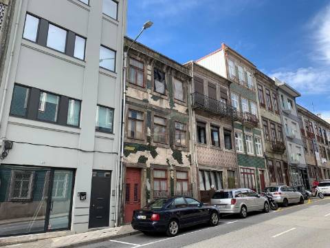 Predio para reabilitar na rua D.João IV no Porto