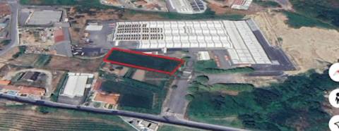 Terreno com 2500m2 em Beire Paredes.