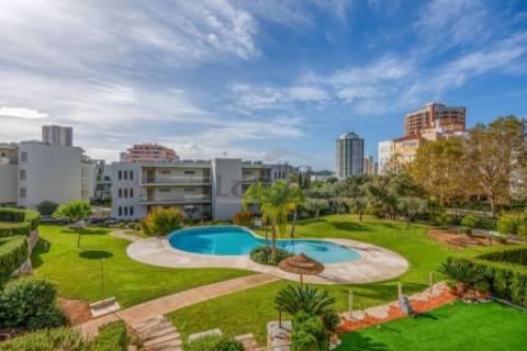  Magnífico apartamento T2 como novo na Praia da Rocha