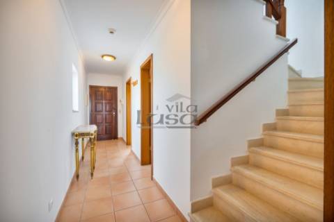 T2 Duplex 500m da areal da praia