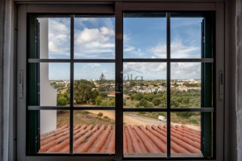 T2 Duplex 500m da areal da praia