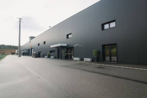 Armázem novo em Castelo de Paiva incerido em Parque empresencial 