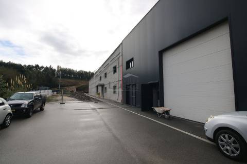 Armázem novo em Castelo de Paiva incerido em Parque empresencial 