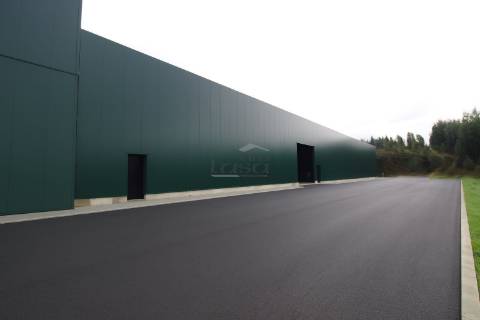 Armázem novo em Castelo de Paiva incerido em Parque empresencial 