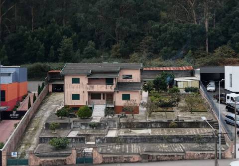 Moradia T5 de Quatro Frentes com Visibilidade Única