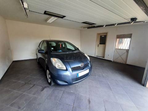 Moradia T5 de Quatro Frentes com Visibilidade Única