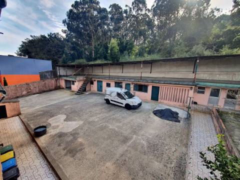 Moradia T5 de Quatro Frentes com Visibilidade Única