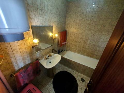 Moradia T5 de Quatro Frentes com Visibilidade Única