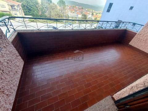 Moradia T5 de Quatro Frentes com Visibilidade Única