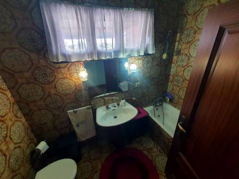 Moradia T5 de Quatro Frentes com Visibilidade Única