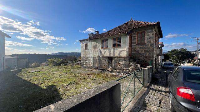 Moradia para Restauro em Caramos, Felgueiras.