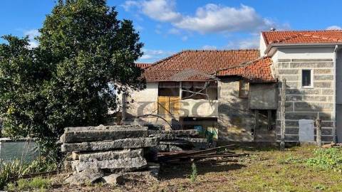 Moradia para Restauro em Caramos, Felgueiras.