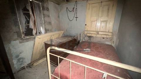 Moradia para Restauro em Caramos, Felgueiras.