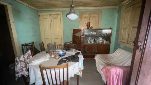 Moradia para Restauro em Caramos, Felgueiras.