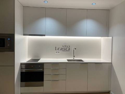 T1 Novo, totalmente mobilado no prestigiado edifício Antas Atrium, junto ao Estádio do Dragão