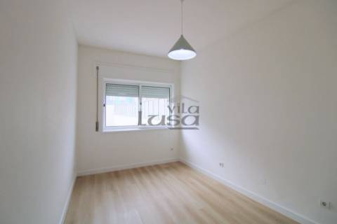 T2 Renovado, para Arrendamento a 200 metros da Avenida da República