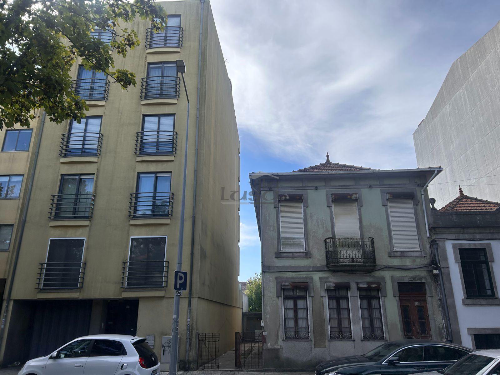 Moradia Matosinhos para reconstruir Estádio do Mar