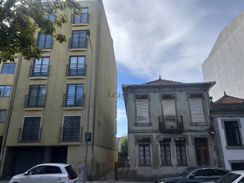 Moradia Matosinhos para reconstruir Estádio do Mar
