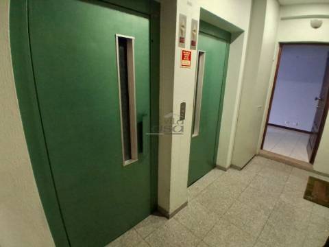 T2 em Rio Tinto (à estação da CP e estação do Metro da Campainha)