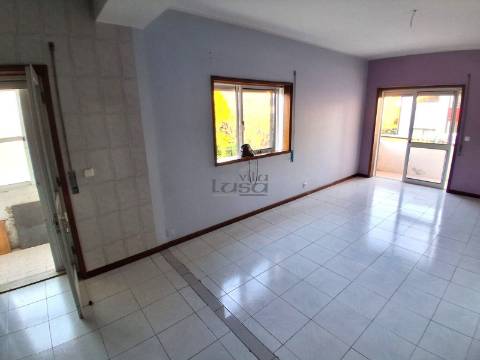 T2 em Rio Tinto (à estação da CP e estação do Metro da Campainha)