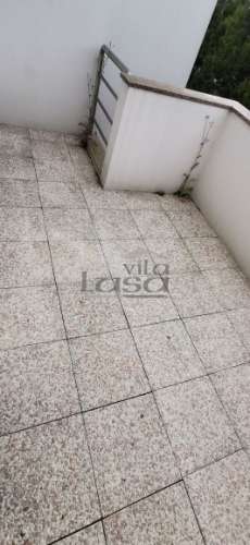 Moradia T3 + escritório (em condomínio fechado), em Frejufe/Maia.