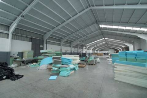 Armazém Rio Meão 1.700 m2 de área coberta + Logradouro e PT próprio 