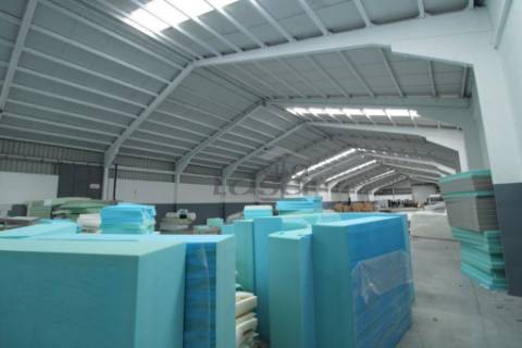 Armazém Rio Meão 1.700 m2 de área coberta + Logradouro e PT próprio 