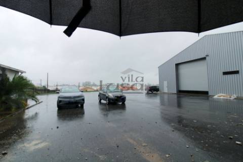 Armazém Rio Meão 1.700 m2 de área coberta + Logradouro e PT próprio 